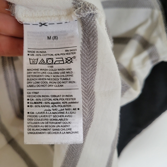 Old Navy Boys T-shirt 8 Henley Crewneck Raglan Long Sleeve Stripes Gray White - Picture 3 of 4